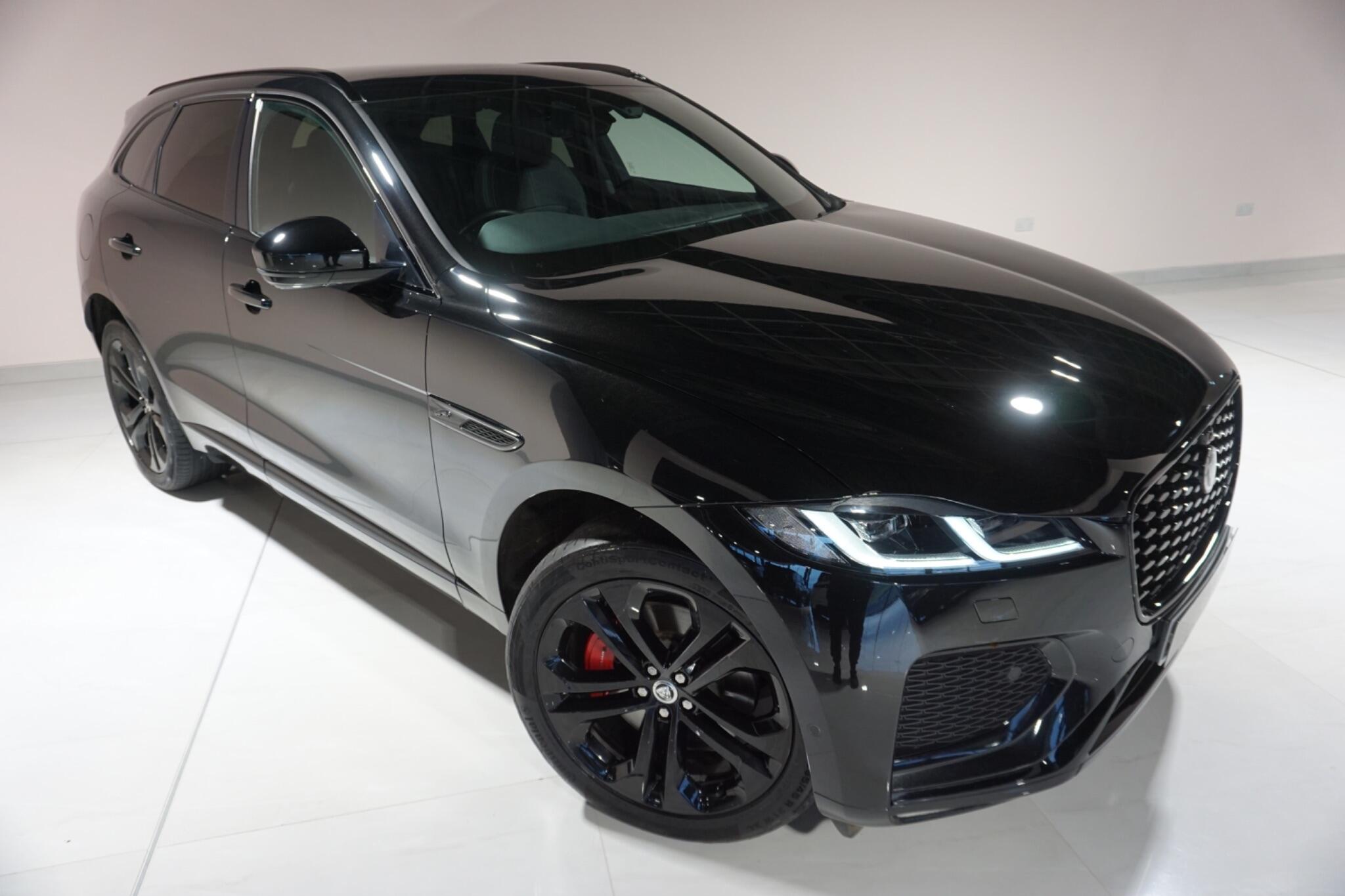 Jaguar F-PACE 3.0 D300 MHEV R-Dynamic HSE Black SUV 5dr Diesel Auto AWD Euro 6 (s/s) (300 ps)